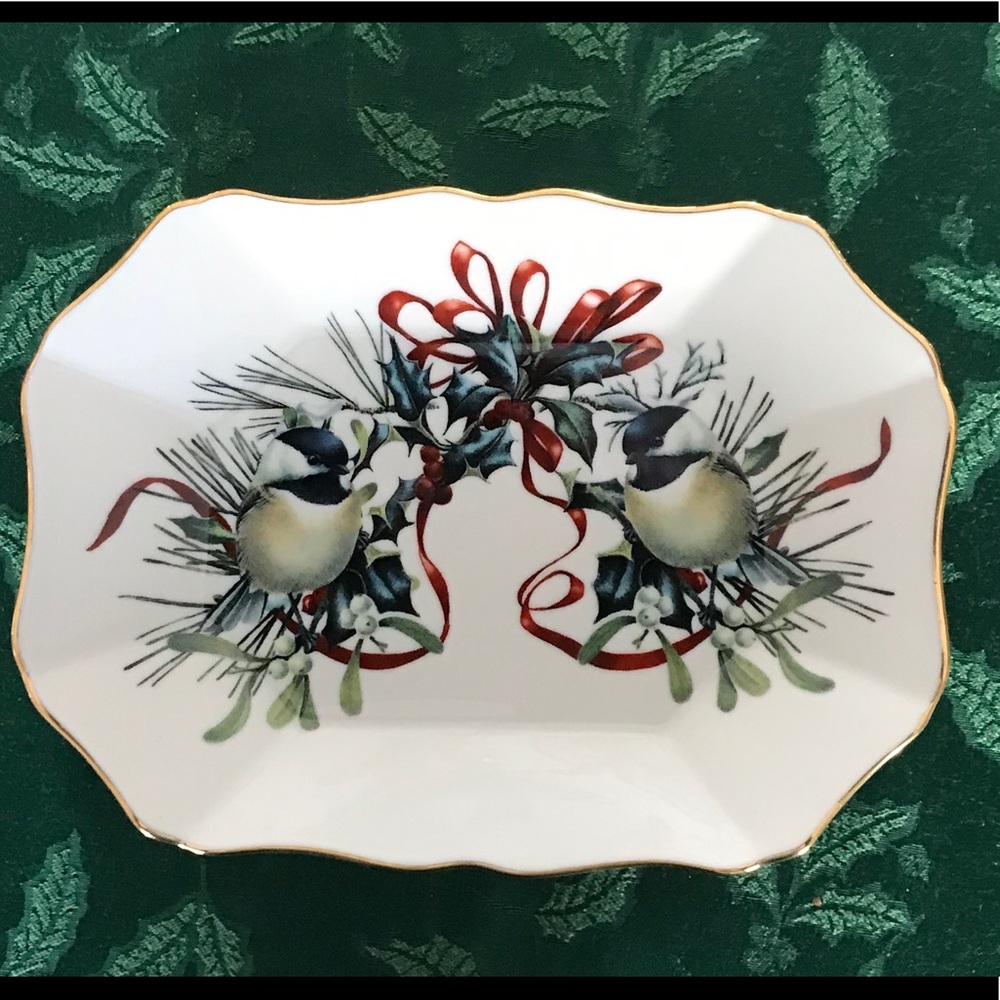 Lenox Winter Greetings 9” Scalloped Tray - retired